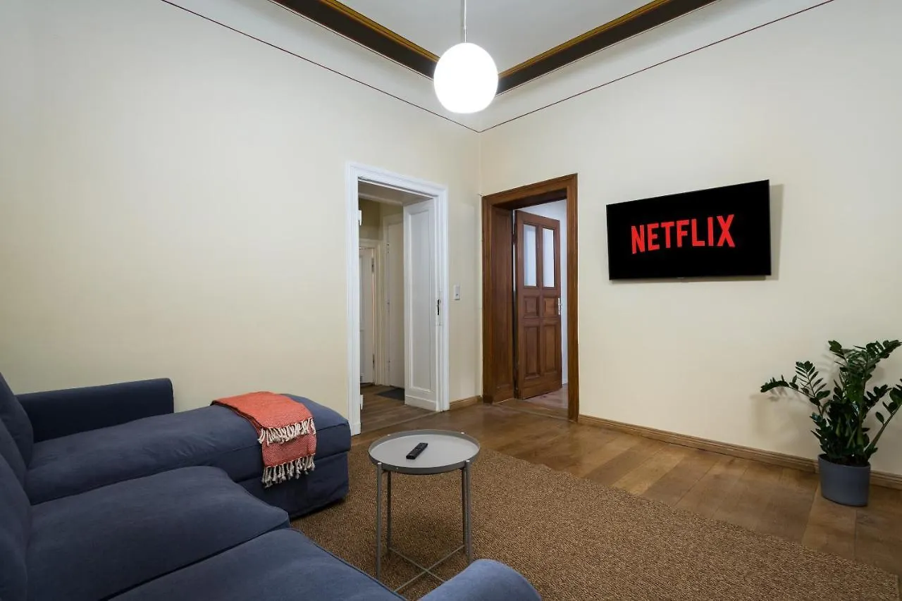 Super Zentral Super Schoener Altbau In Moabit Rostockerstrasse Im Herzen Von Berlin Fuer Bis Zu 6 Personen
