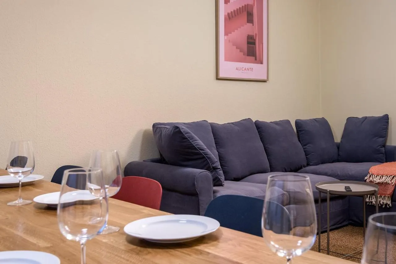 Super Zentral Super Schoener Altbau In Moabit Rostockerstrasse Im Herzen Von Berlin Fuer Bis Zu 6 Personen 아파트
