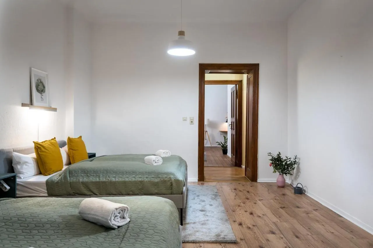 Super Zentral Super Schoener Altbau In Moabit Rostockerstrasse Im Herzen Von Berlin Fuer Bis Zu 6 Personen 아파트