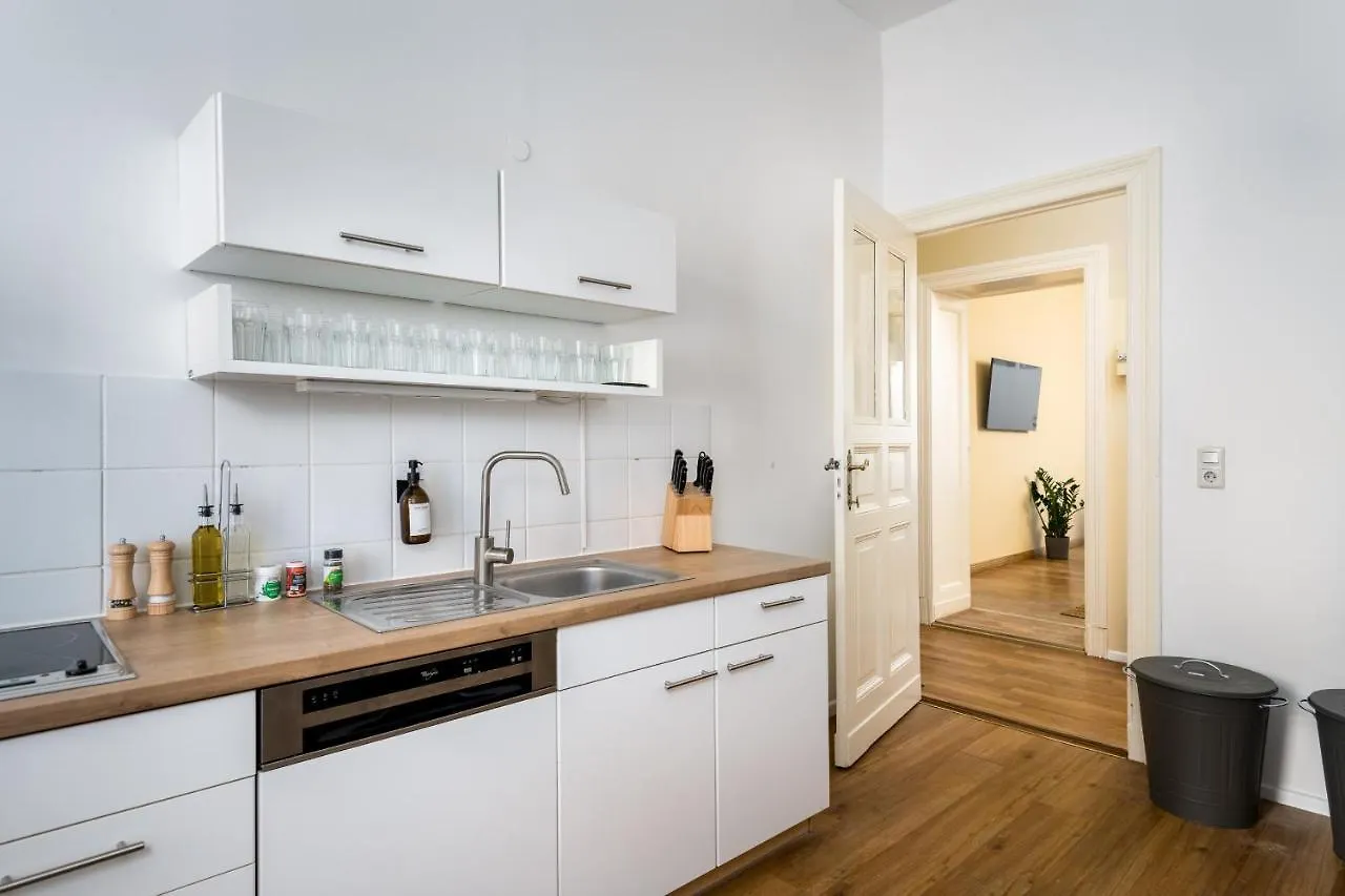 Super Zentral Super Schoener Altbau In Moabit Rostockerstrasse Im Herzen Von Berlin Fuer Bis Zu 6 Personen