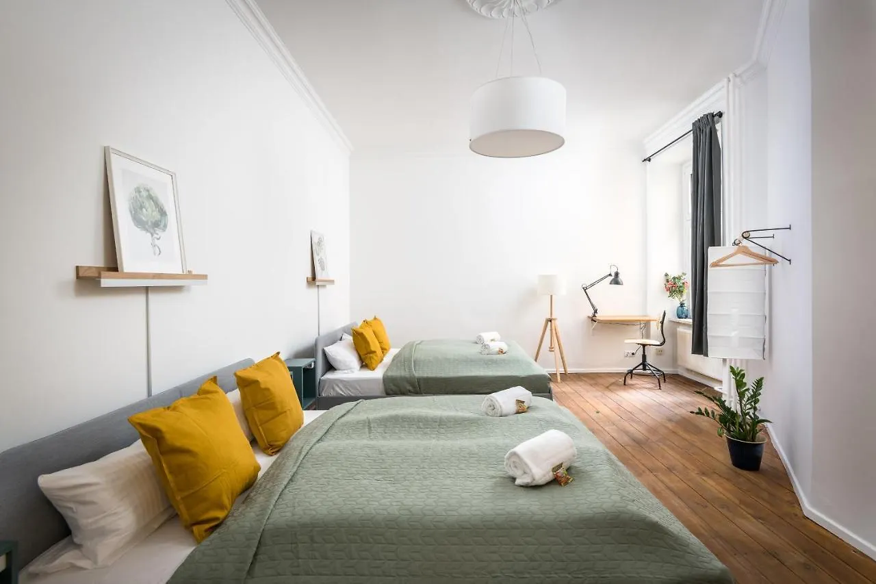 Super Zentral Super Schoener Altbau In Moabit Rostockerstrasse Im Herzen Von Berlin Fuer Bis Zu 6 Personen 독일